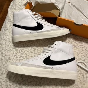Nike mid blazer 77